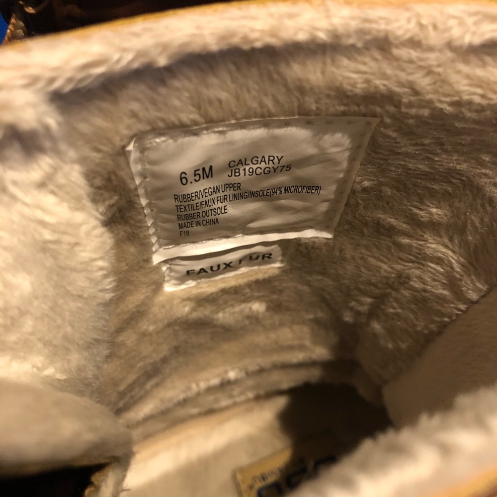 Women’s Boot - Picture 6 of 6